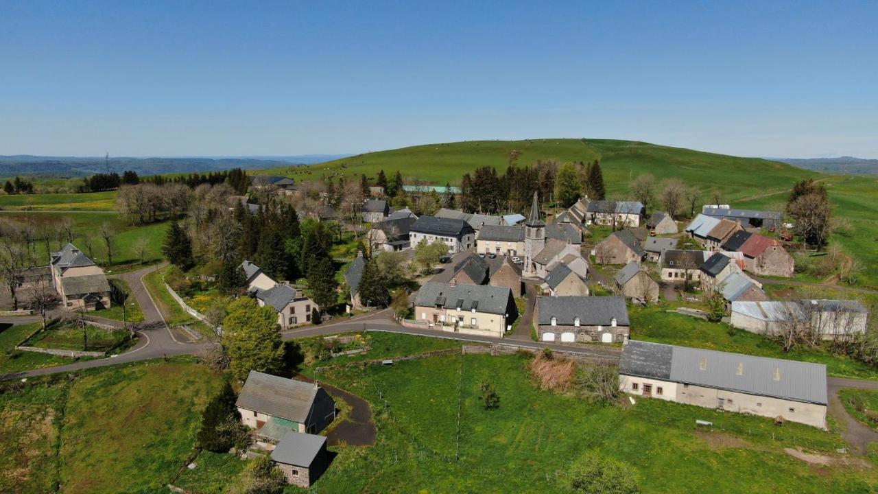 Auberge Du Cezallier Montgreleix Екстериор снимка