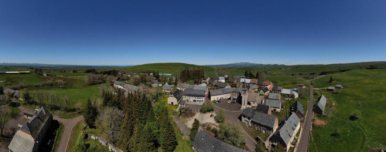 Auberge Du Cezallier Montgreleix Екстериор снимка