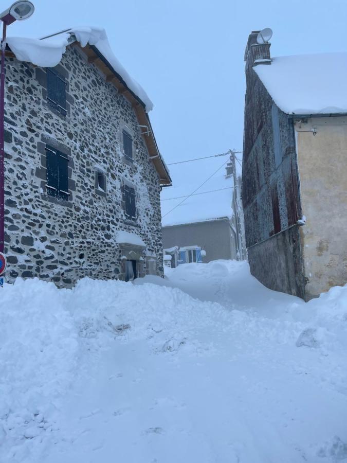 Auberge Du Cezallier Montgreleix Екстериор снимка