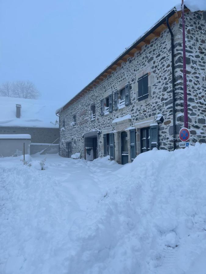 Auberge Du Cezallier Montgreleix Екстериор снимка